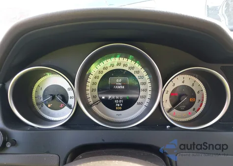 2013 Mercedes-Benz C 300 Sport 4Matic z USA, uszkodzony, nr VIN WDDGF8AB5DR280310